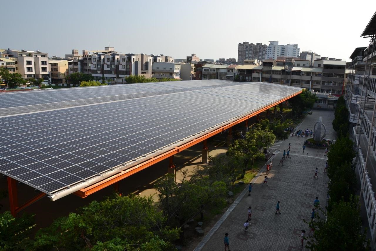 台南推動屋頂型及地面型太陽能發電設置案。圖／聯合報系資料照片 