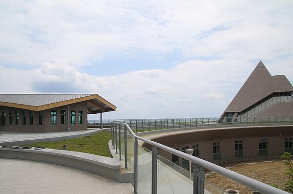 臺東南迴新地標「城鎮之心南迴驛」最快暑假試營運。圖/台東市府提供