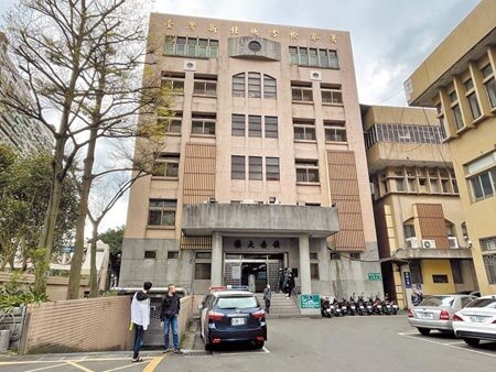 台灣銀行蘇澳分行張姓理專2013年1月起涉嫌利用業務之便,提供假基金投資、假保單給予9名客戶,盜領對方款項,騙得數千萬元。(蔡雯如攝)