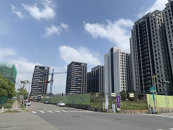 台南永康區大橋重劃區大樓建案林立。記者吳淑玲／攝影 
