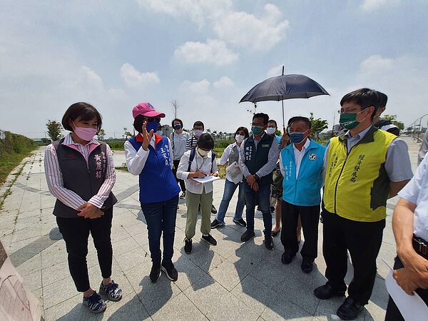 台南市議會財經委員會及麻豆區議員,因應麻豆工業區開發,共促台電設置變電所案,儘速提出合理購地價金送審。圖/市議會提供