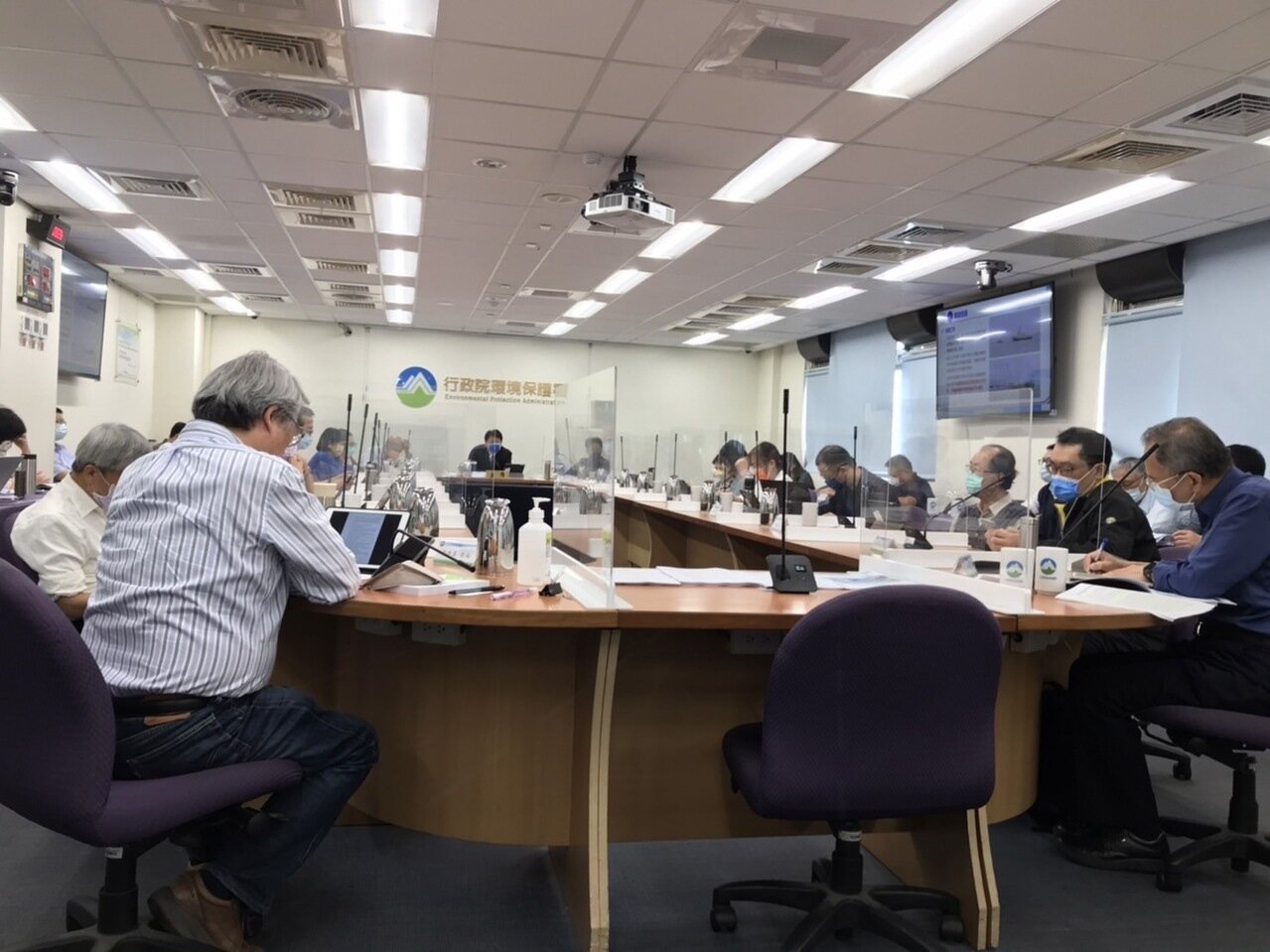 中油三接東坪8號擱淺事件因應對策今天通過環評大會審查。記者吳姿賢/攝影