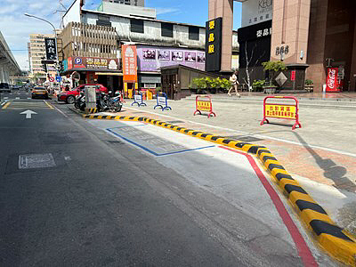 北屯路試辦駐車彎式卸貨車格。圖/台中市交通局提供