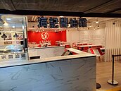 才開1年！獅城60年「海記醬油雞」和億北車店熄燈