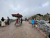 合歡山武嶺亭改建封半年　攝影機暫轉向