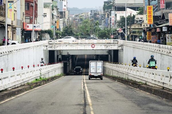 西大路地下道44年首度大規模整修。圖／新竹市工務處提供