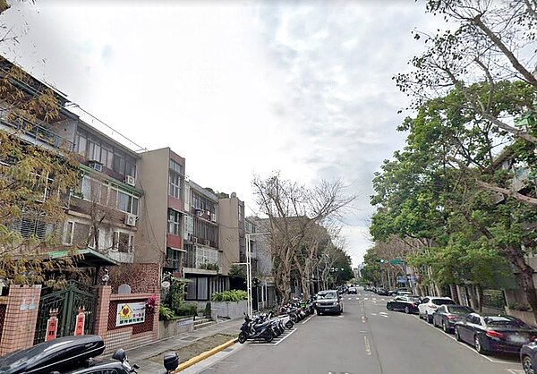 民生社區知名文青商圈一條街富錦街,近一年出現兩筆該路段高總價店面交易,一是現作為幼稚園使用,另一是兩緊鄰店面。圖/google map