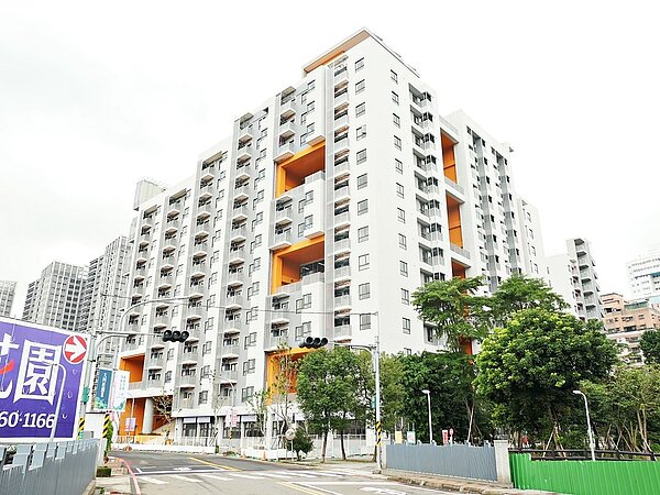 新北市「土城員和青年社會住宅」將於今(2022)年5月3日起開放申租,總計推出508戶,優先戶月租金8,500元起、一般戶租金10,600元起。圖/新北住都中心