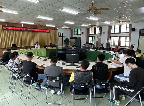 大甲媽遶境尾聲，16日將回鑾台中，大甲警分局為因應遶境人潮，規劃「應變處理小組」，防制治安、交通事件發生。圖／大甲警分局提供