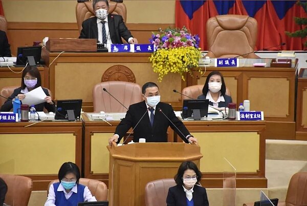 新北市長侯友宜今天到新北市議會說明施政報告。圖／記者江婉儀攝影