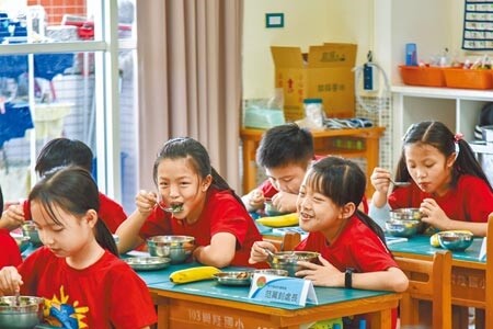 物價上漲，營養午餐業者叫苦連天，農委會補助將依物價建立調整機制。（本報資料照片）