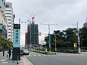 南港新案再度站上三位數　專家呼籲：勿過分追高