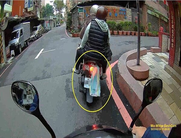 車牌遮住就不怕違規取締? 號牌遮蔽罰很大。圖/新北市府提供