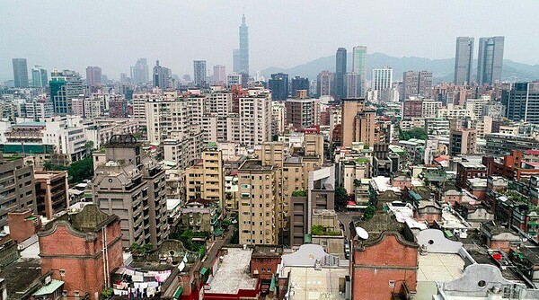 台灣消費者物價指數(CPI)節節升高,但相較歐美,數值仍低,外界質疑來自台灣消費者物價指數算法刻意略去「房價」。圖/聯合報系資料照