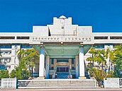 人行道騎車濺血　求國賠被駁