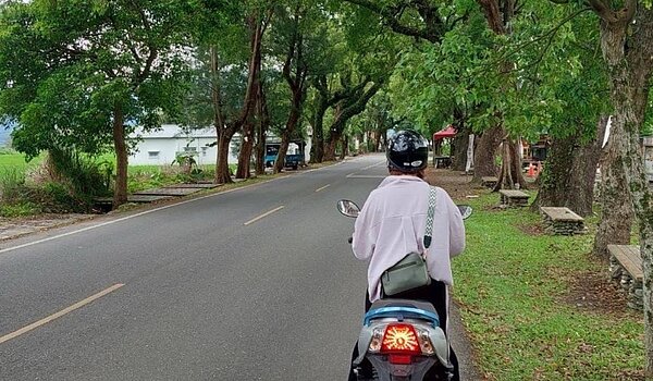 為推廣電動機車,自2月8日起開始受理111年度花東基金新購電動機車線上補助申請,由於花東基金加碼400輛次各補助1萬元,在臺東新購電動機車最高補助可達1萬7千元。圖/台東縣府提供