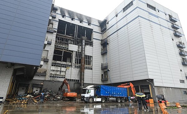 美福倉儲大火賠償金額今天出爐,自救會批評「睦鄰金」根本在摸頭,不會認同。資料照。圖/市府提供