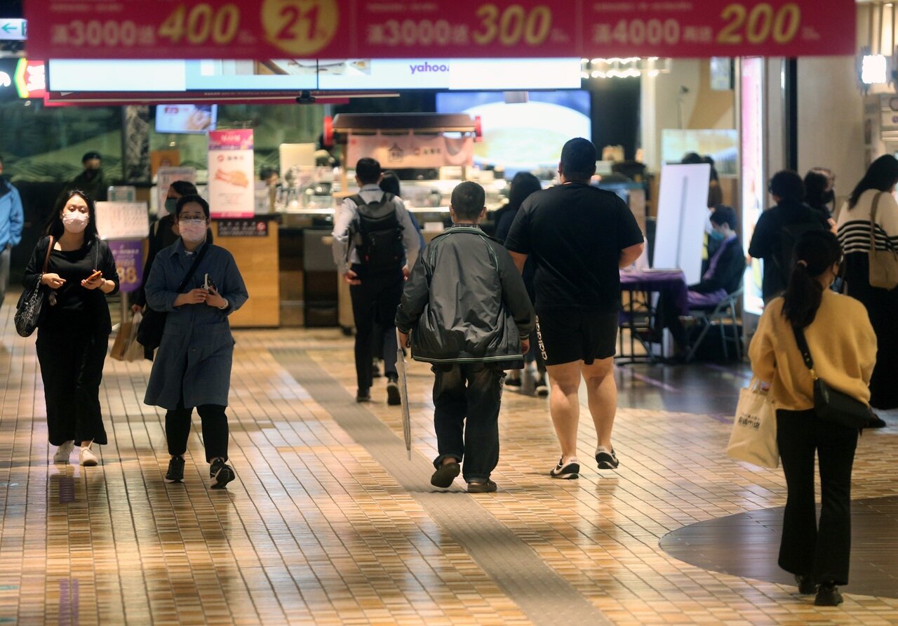 衛福部預估國內每日新增確診數將於4月底破萬例，疾管署長周志浩呼籲，Omicron變異株有99.6%為輕症或無症狀，國人毋需驚慌失措。 聯合報系資料照／記者胡經周攝影