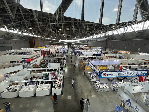 大台南會展中心啟用,並舉辦首場台南自動化機械及智慧製造展。記者邵心杰/攝影