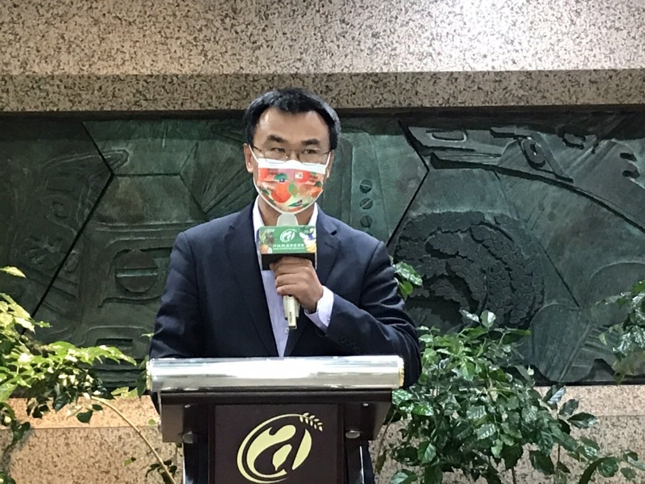 農委會主委陳吉仲今天說，現在沒有要做營養午餐三章一Ｑ獎勵金的公式調整。記者吳姿賢／攝影 