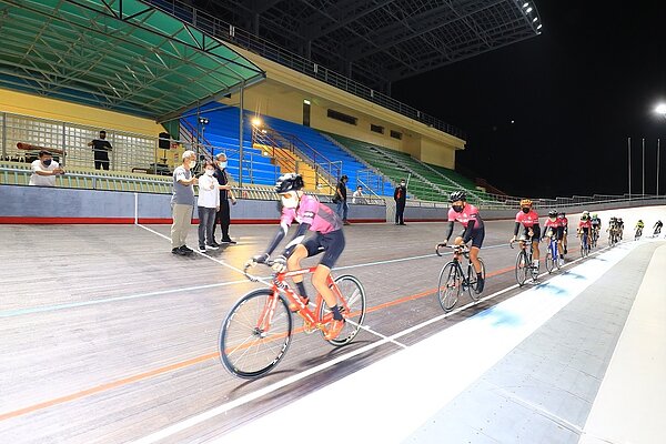 台中自由車場夜照完工啟用。圖/中市府提供