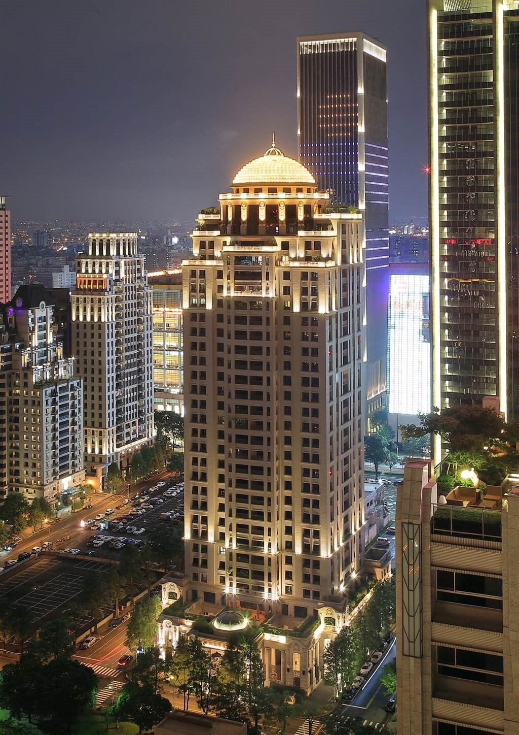 七期為中部企業家與豪宅客的首選地區,聯聚信義和中雍大廈為七期指標建案。(盧金足攝)