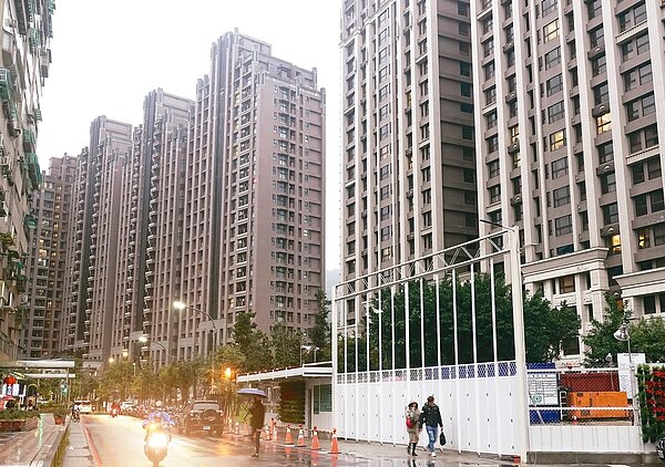 五大銀行3月新承做購屋貸款暴增。記者鄭超文/攝影