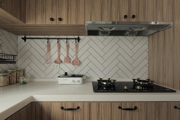 狄志為建議廚房壁磚可以挑耐油耐熱、易擦拭的款式。圖／擷取自狄志為臉書