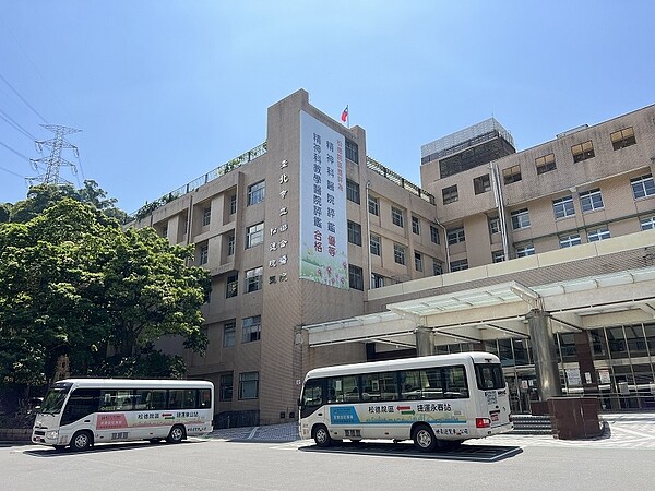 松德院區位於山坡地旁,有環境水土保持的因素,很難重建或改建。記者鍾維軒/攝影