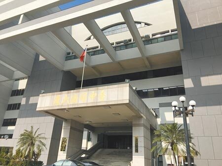 黃姓男子在高速公路上超車未打方向燈,被連續開罰35張罰單,台中地院認為過當,裁定撤銷其中30張。(資料照片∕林欣儀台中傳真)