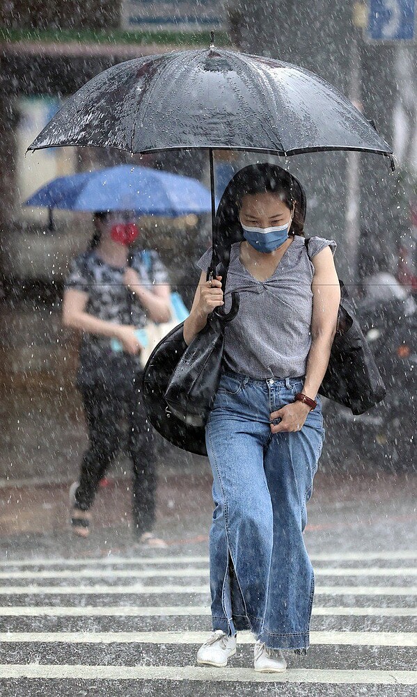 今暖如夏、午後雷雨機率增 下周一首道梅雨鋒面報到 好房網news