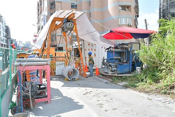 縣府推動鹿港福興汙水下水道系統,汙水管線系統可望今年底提早完工。圖/彰化縣政府提供