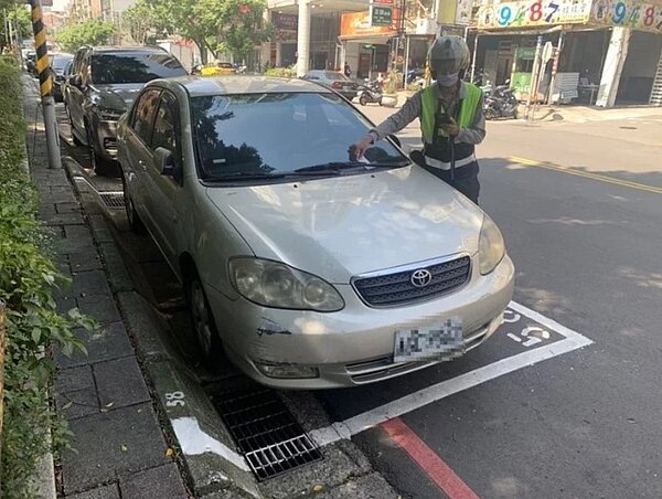 新北市宣布，5月2日補休日的停車格會比照平日收費。圖／新北市交通局提供