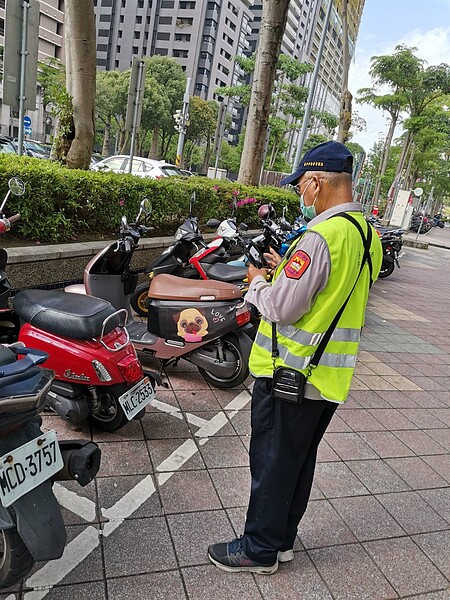 台中市政府自5月1日起實施機車月票無紙化，還推出相關優惠。圖／台中市政府提供