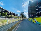 蓋大樓比透天賺？高雄仁武2字頭新大樓正夯