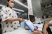 物流延遲…深夜仍未到貨　藥局無奈宣布暫停販售快篩