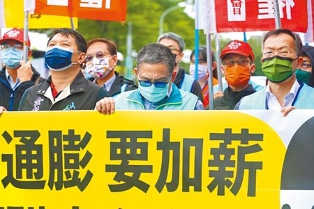 俄烏戰爭未歇,通膨推升、經濟放緩,勞工薪資上漲的願望恐怕要落空。(本報資料照片)