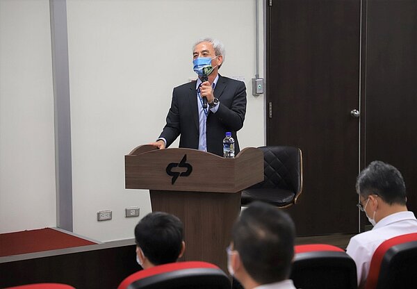 台中捷運公司董事長林志盈期盼藉由精進轉乘措施,擴大捷運服務範圍。圖/中捷提供