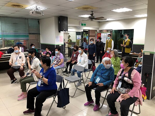 江翠里里民活動大家都開心。