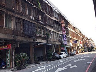 台中市北區市場將拆除,都市計畫變更70%為商業區土地、30%為公園用地。圖/市府經發局提供