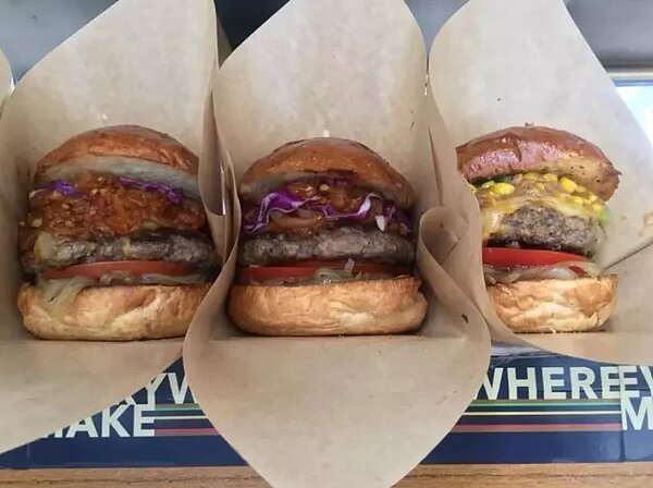 從餐車時期，漢堡俱樂部就以美味的漢堡獲得粉絲的支持。圖／擷取自Everywhere burger club 漢堡俱樂部粉絲頁