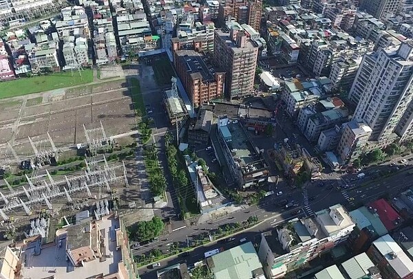 新北市府配合台電板橋變電所搬遷,推動捷運樹林線土城LG09站聯合開發變更案,昨宣布通過市都委會,6月將報內政部審議。圖/新北市城鄉局提供