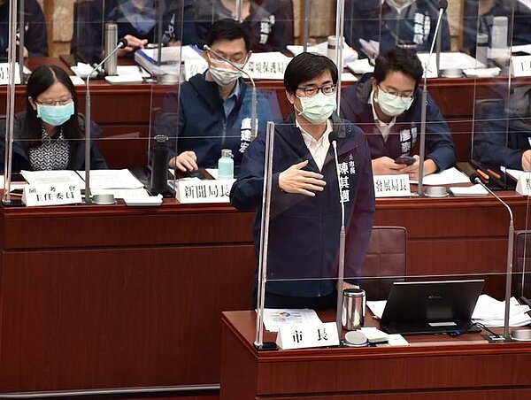 油廠國小擬改制成科學實中國小部，陳其邁強調原有學區內學童權益不受影響。圖／高雄市政府提供