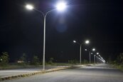 台南傳統路燈換LED燈　愈換愈暗怎麼回事