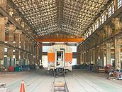 高雄台鐵機廠都計案　挨批「亂切」