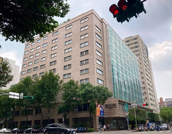 華泰王子飯店申請都更。圖/翻攝自Google maps