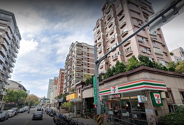 台北市大直有社區交易值得玩味,專家指出,就交易紀錄來看,購屋時間點真的非常重要,比地點、產品本身更具影響交易價值的關鍵。圖/google map