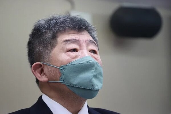 指揮中心指揮官陳時中表示,大家都在努力把疫情控制好,目前會有較多人染疫,但致死率不像去年那麼高。圖/聯合報