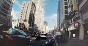 外送員稱扶盲人過馬路　機車違停被開單　警：合乎程序