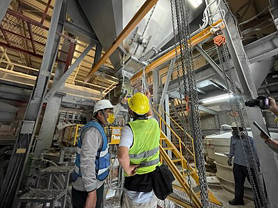 現場查核確認設備運作情形。圖／台中市環保局提供